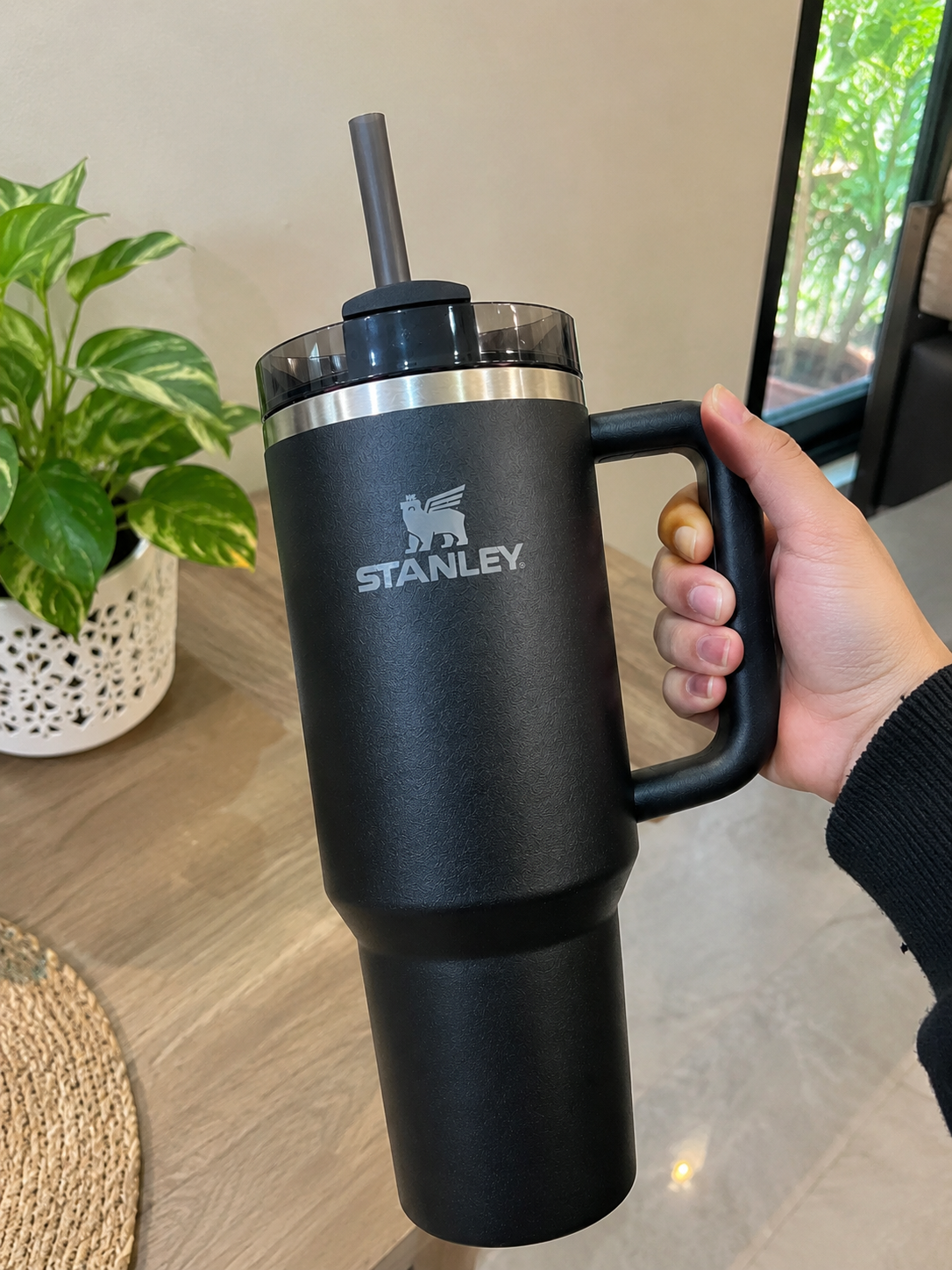 Black 40 oz Insulated Tumbler with Handle – Large Reusable Travel Cup with Lid